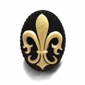 Fleur-de-Lis Cameo Ring French Jewelry Black and Cream